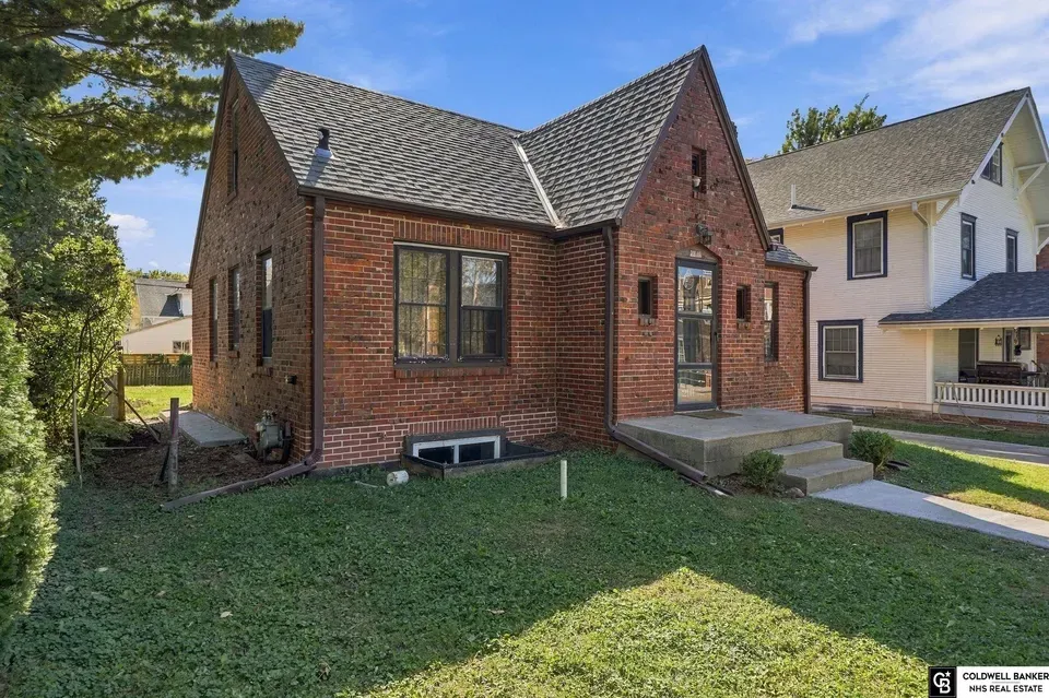 4 Bed 1 Bath Classic Historic Era Home in Lincoln, NE - 5