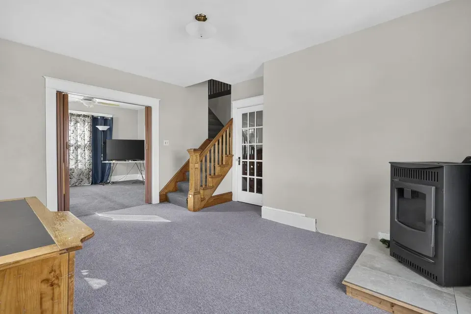 4 Bed 1 Bath Classic Historic Era Home in Manchester, NH - 4