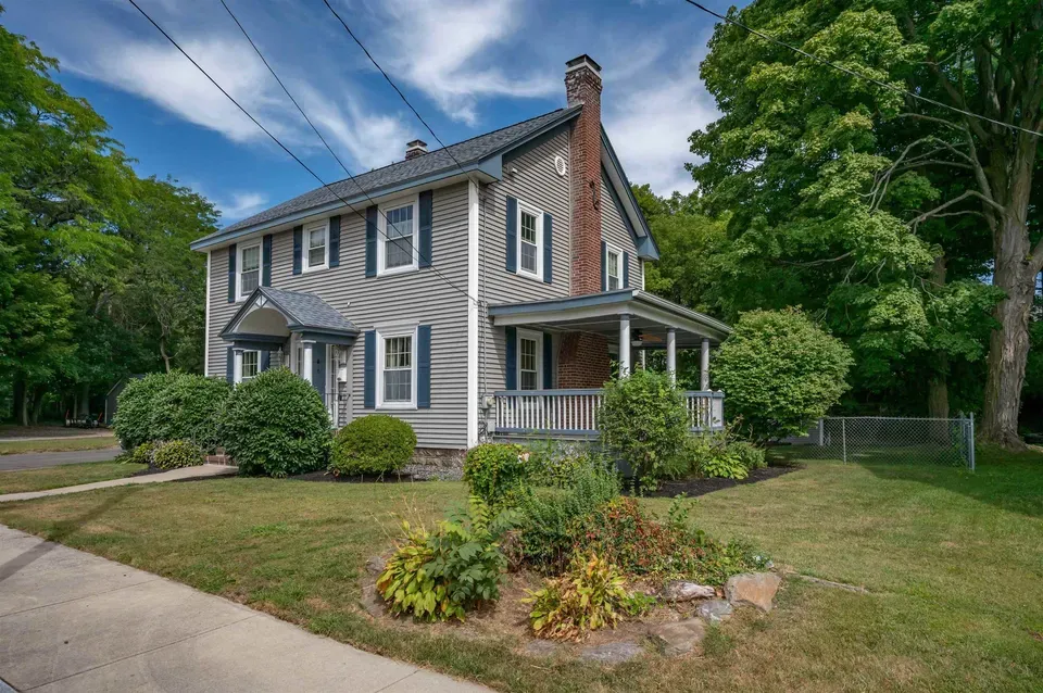 4 Bed 1 Bath Classic Historic Era Home in Nashua, NH - 4