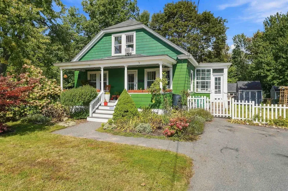 4 Bed 1 Bath Classic Historic Era Home in Nashua, NH - 1