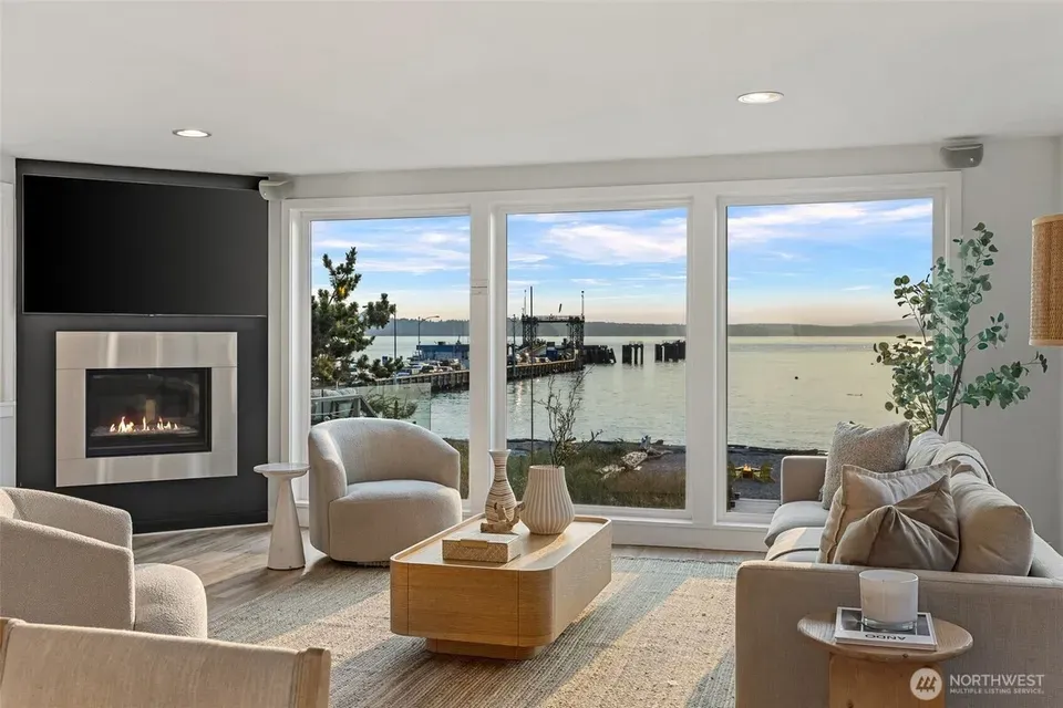 4 Bed 1 Bath Classic Historic Era Home in Seattle, WA - 4