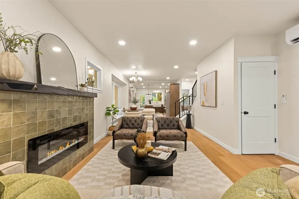 4 Bed 1 Bath Classic Historic Era Home in Seattle, WA - 4