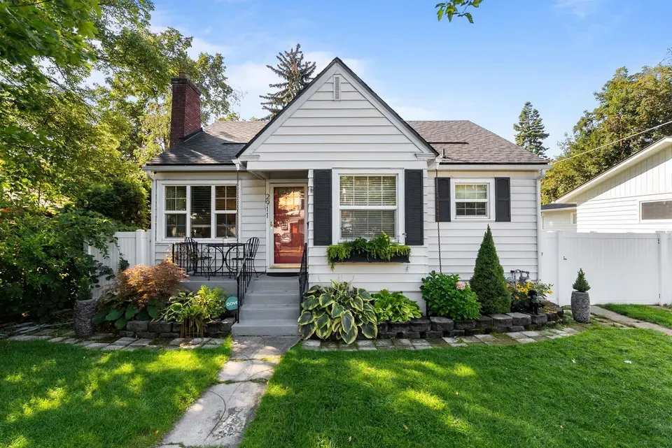 4 Bed 1 Bath Classic Historic Era Home in Spokane, WA