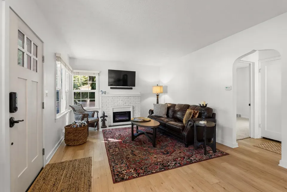 4 Bed 1 Bath Classic Historic Era Home in Spokane, WA - 5