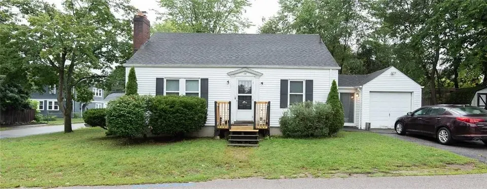 4 Bed 1 Bath Classic Historic Era Home in Warwick, RI - 2