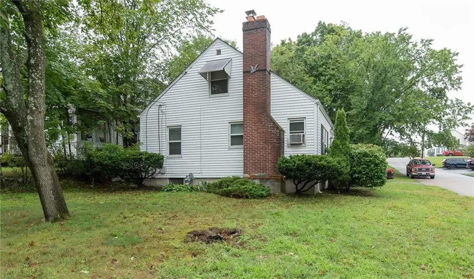 4 Bed 1 Bath Classic Historic Era Home in Warwick, RI - 4