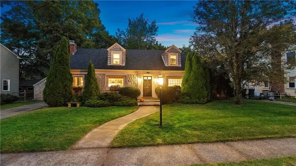 4 Bed 1 Bath Classic Historic Era Home in Warwick, RI - 1
