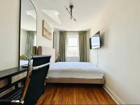 4 Bed 1 Bath Contemporary High-Rise Condo in Brooklyn, NY - 1