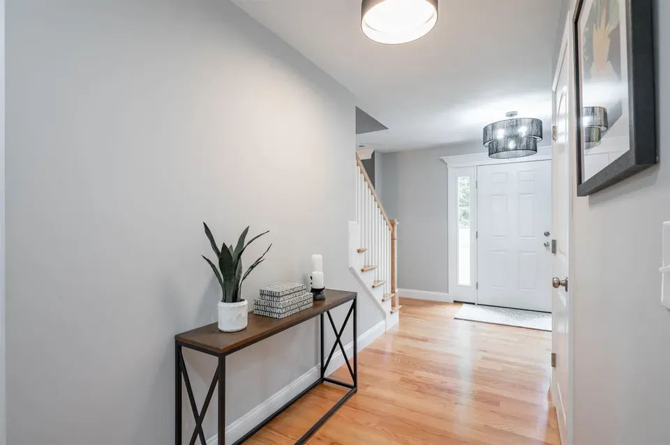 4 Bed 1 Bath Contemporary High-Rise Condo in Nashua, NH - 3