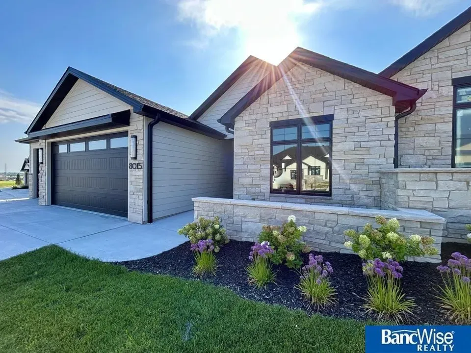4 Bed 1 Bath Contemporary Multi-Level Townhome in Lincoln, NE - 1