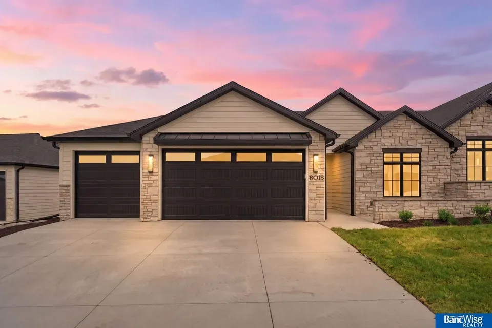 4 Bed 1 Bath Contemporary Multi-Level Townhome in Lincoln, NE - 3