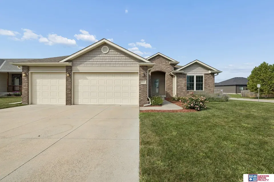 4 Bed 1 Bath Established Contemporary Home in Lincoln, NE