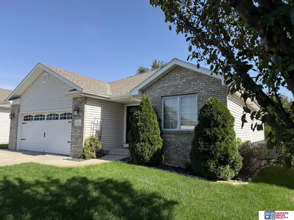 4 Bed 1 Bath Established Contemporary Home in Lincoln, NE
