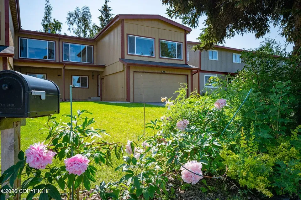 4 Bed 1 Bath Established Mid-Century Residence in Anchorage, AK - 2