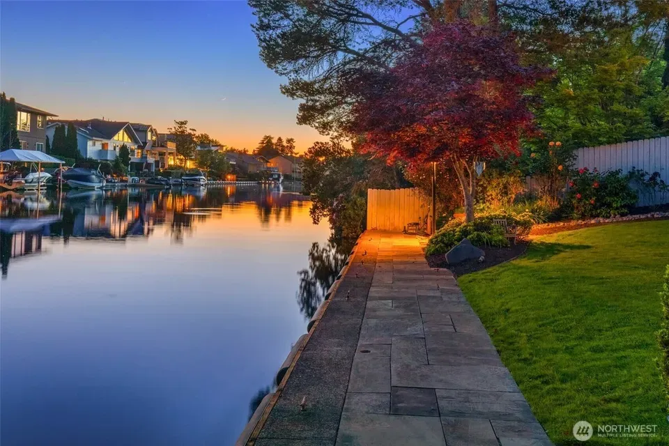 4 Bed 1 Bath Established Mid-Century Residence in Bellevue, WA - 5