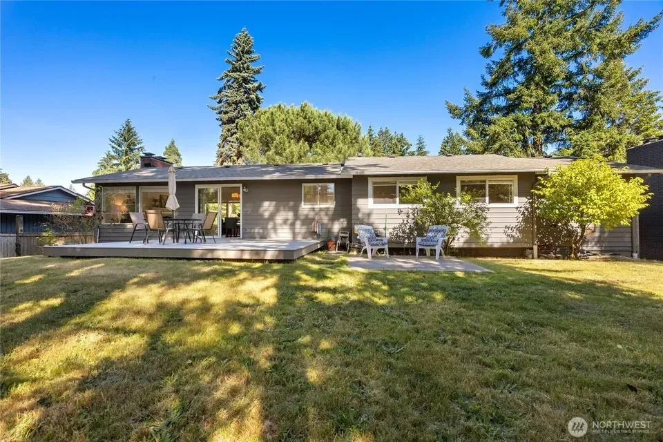 4 Bed 1 Bath Established Mid-Century Residence in Bellevue, WA - 3