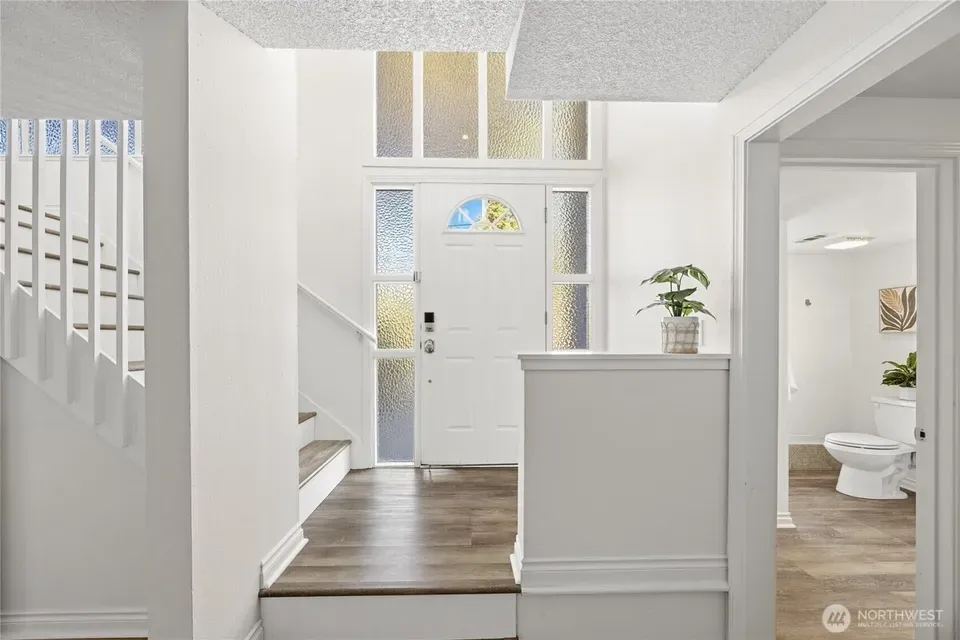 4 Bed 1 Bath Established Mid-Century Residence in Bellevue, WA - 5