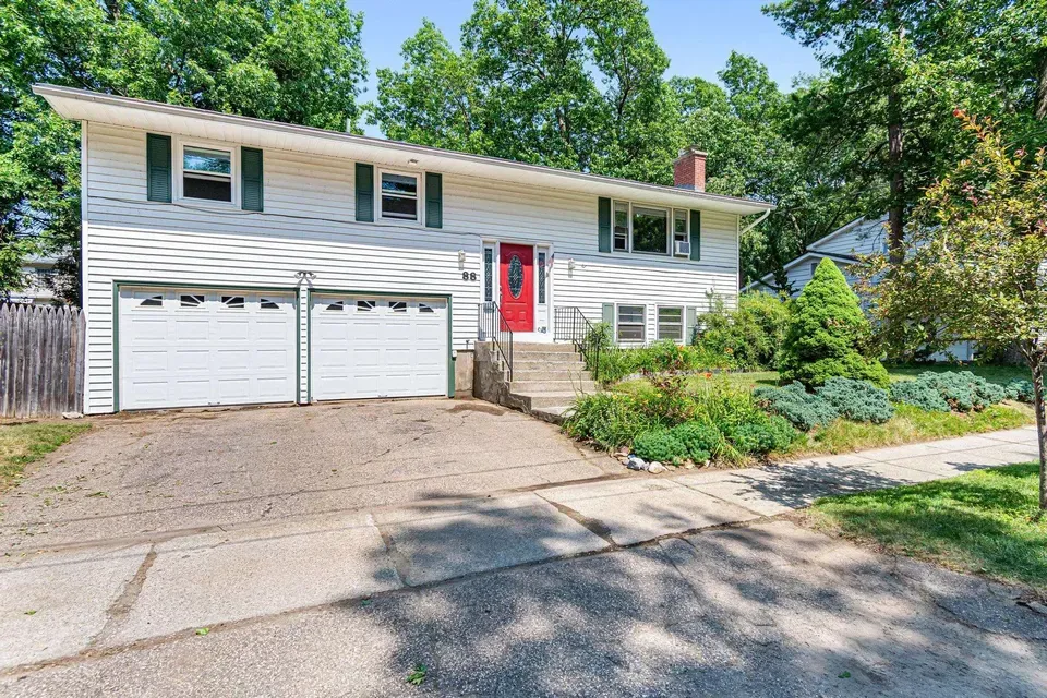 4 Bed 1 Bath Established Mid-Century Residence in Burlington, VT - 1