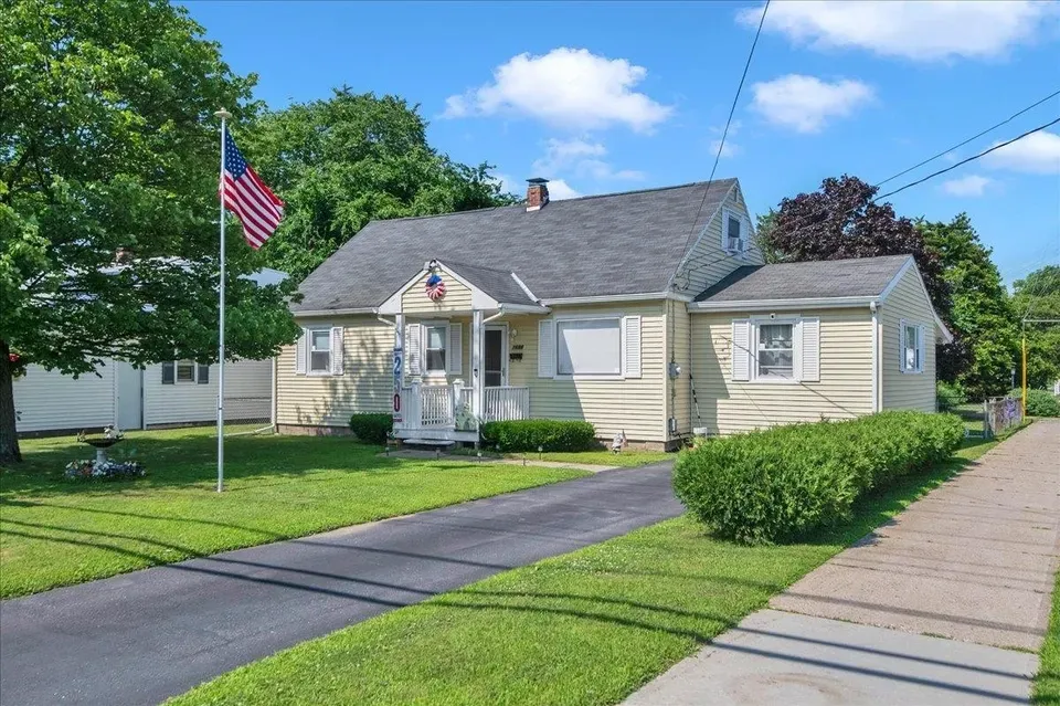 4 Bed 1 Bath Established Mid-Century Residence in Burlington, VT - 1