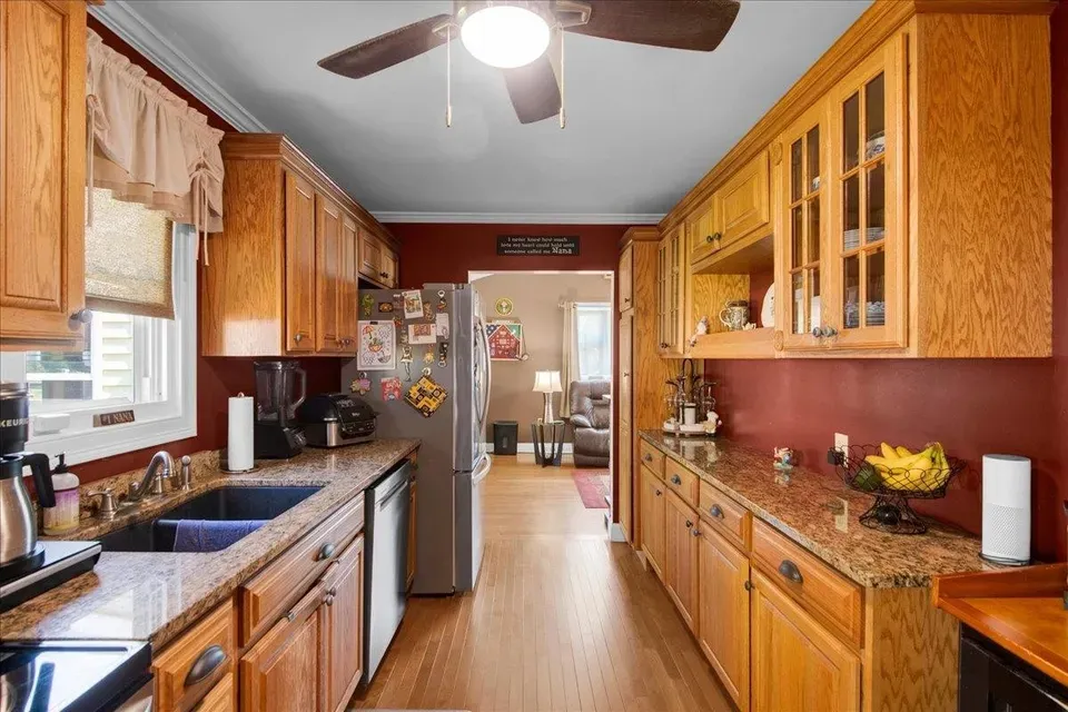 4 Bed 1 Bath Established Mid-Century Residence in Burlington, VT - 3