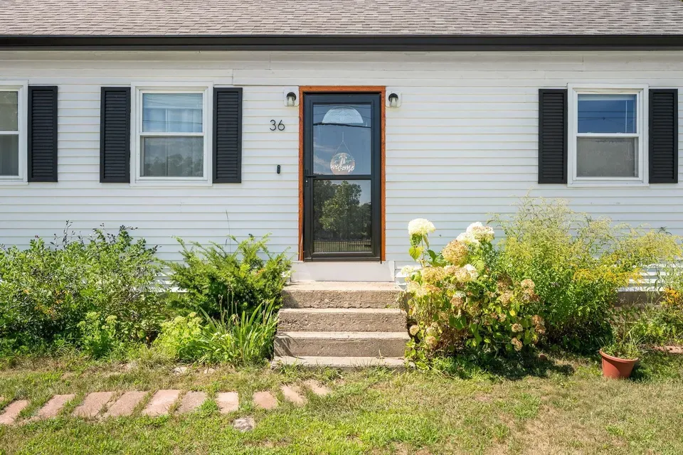 4 Bed 1 Bath Established Mid-Century Residence in Burlington, VT - 3