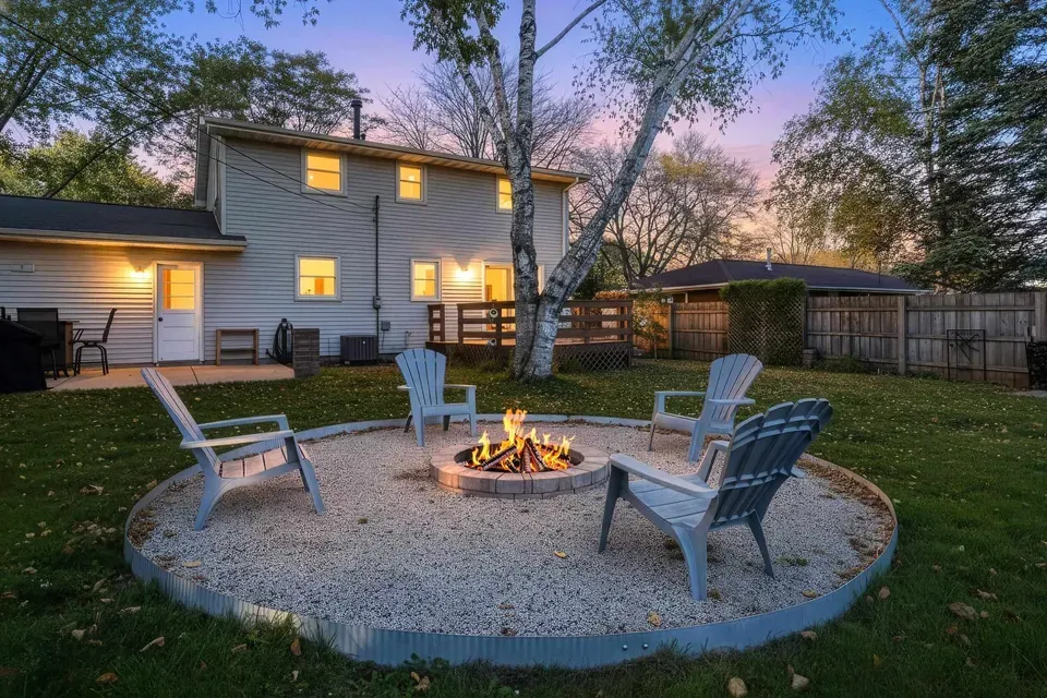 4 Bed 1 Bath Established Mid-Century Residence in Green Bay, WI - 2