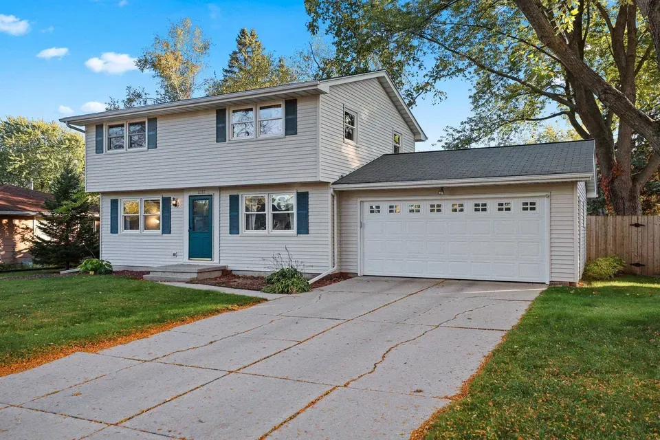 4 Bed 1 Bath Established Mid-Century Residence in Green Bay, WI - 3