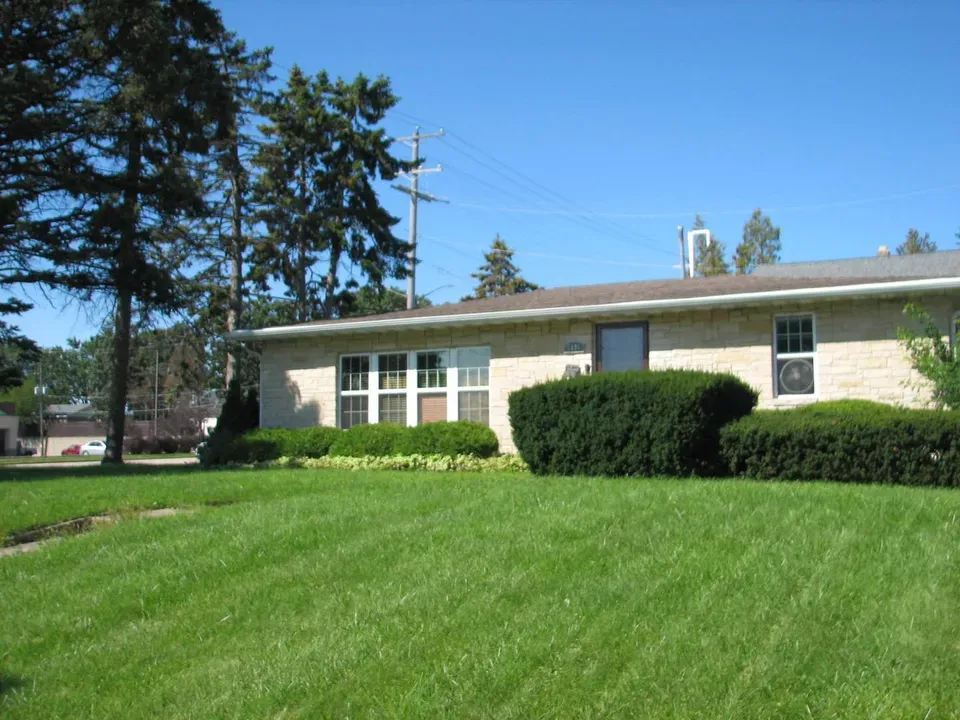 4 Bed 1 Bath Established Mid-Century Residence in Kenosha, WI - 1