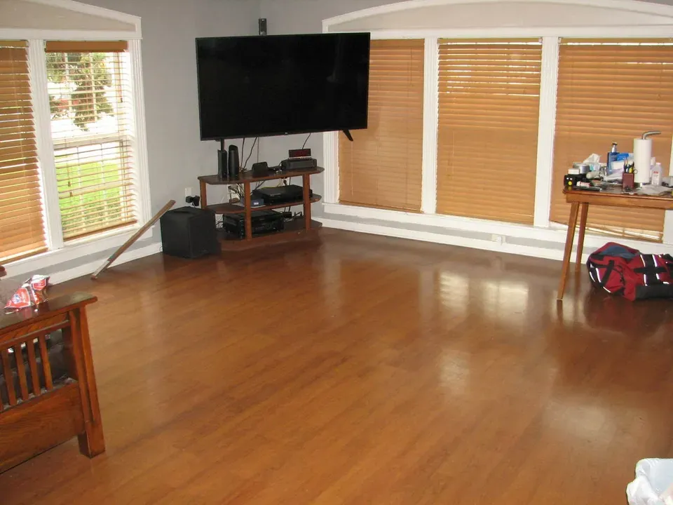 4 Bed 1 Bath Established Mid-Century Residence in Kenosha, WI - 5