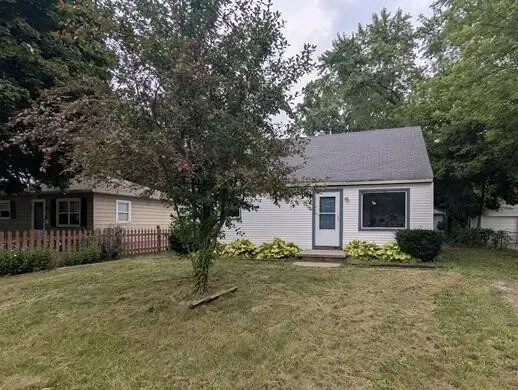 4 Bed 1 Bath Established Mid-Century Residence in Lansing, MI