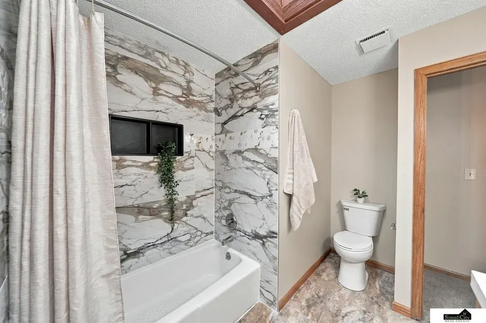 4 Bed 1 Bath Established Mid-Century Residence in Lincoln, NE - 5