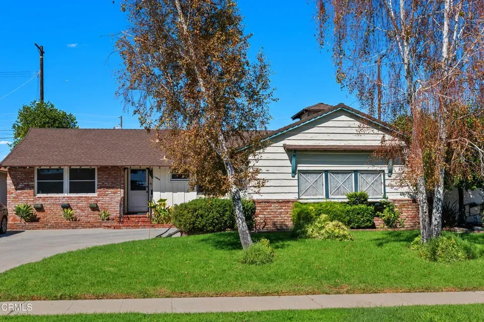 4 Bed 1 Bath Established Mid-Century Residence in Los Angeles, CA - 1