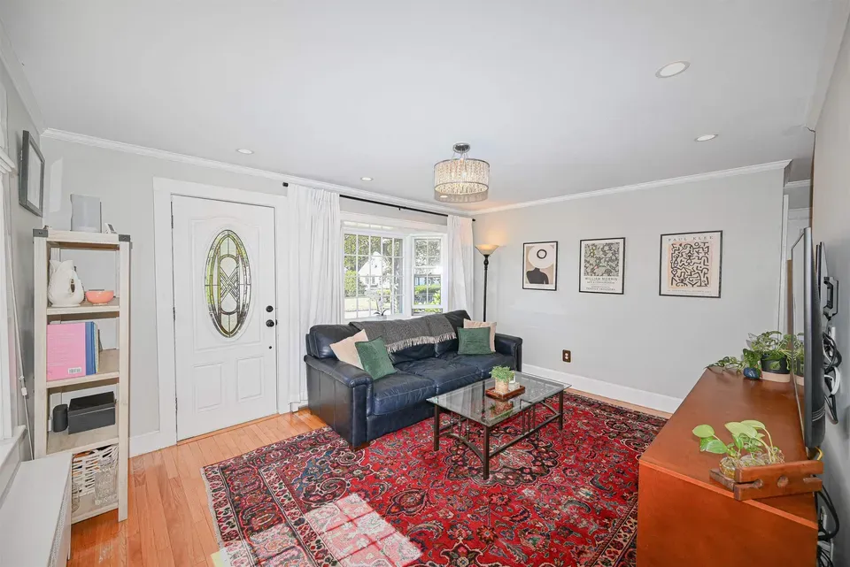 4 Bed 1 Bath Established Mid-Century Residence in Manchester, NH - 5