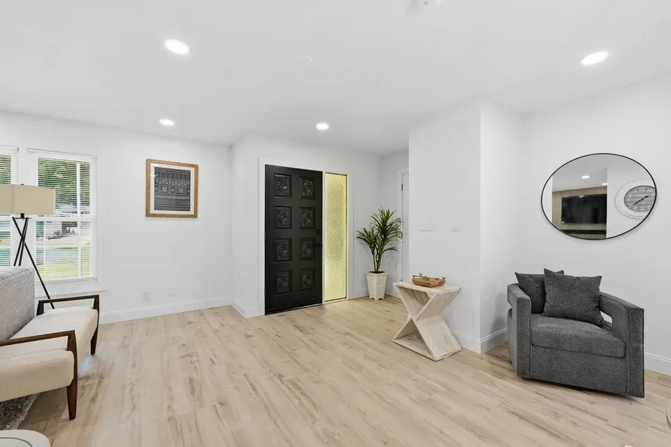 4 Bed 1 Bath Established Mid-Century Residence in Milwaukee, WI - 3