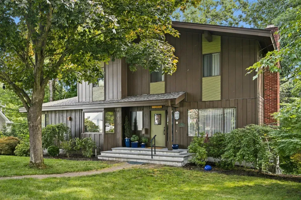 4 Bed 1 Bath Established Mid-Century Residence in Nashua, NH - 1