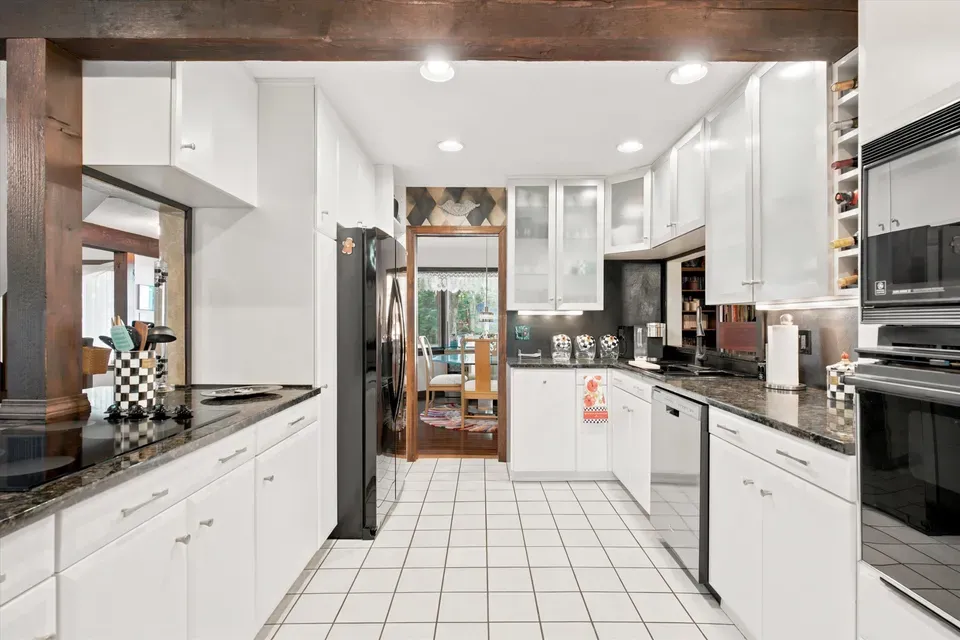 4 Bed 1 Bath Established Mid-Century Residence in Nashua, NH - 4