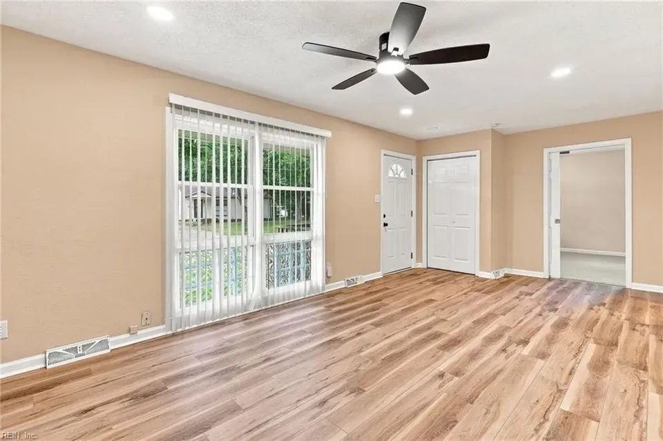 4 Bed 1 Bath Established Mid-Century Residence in Norfolk, VA - 1