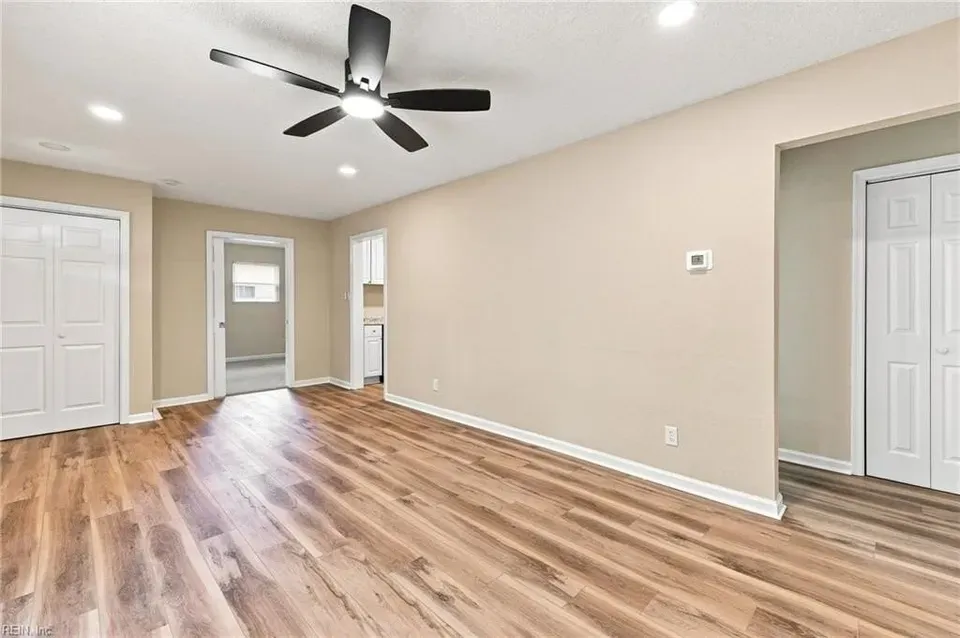 4 Bed 1 Bath Established Mid-Century Residence in Norfolk, VA - 2