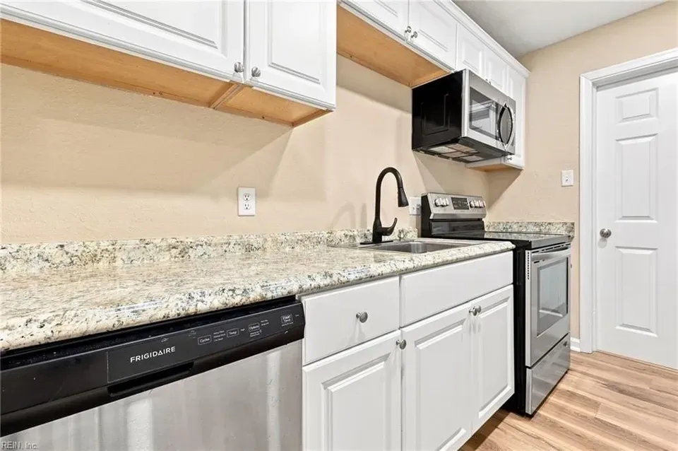 4 Bed 1 Bath Established Mid-Century Residence in Norfolk, VA - 4