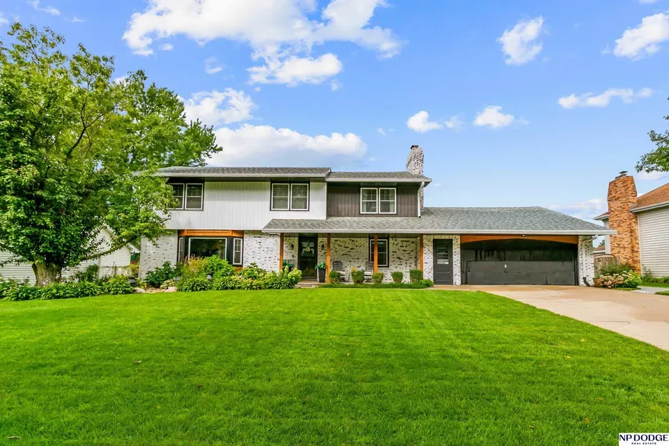4 Bed 1 Bath Established Mid-Century Residence in Omaha, NE - 2