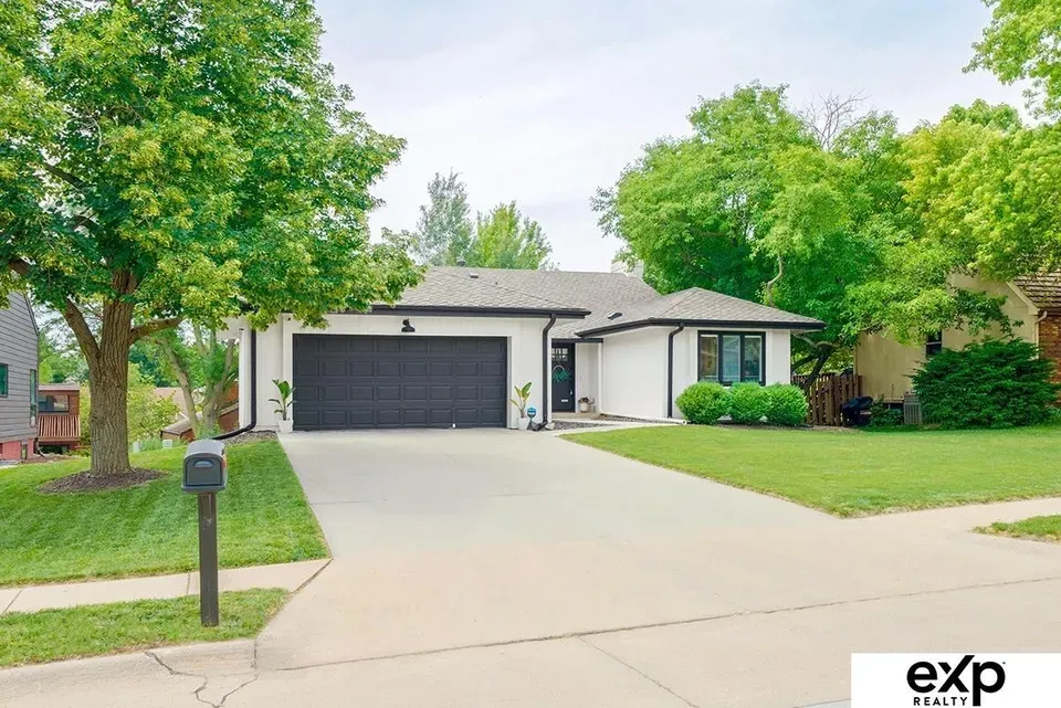 4 Bed 1 Bath Established Mid-Century Residence in Omaha, NE - 2