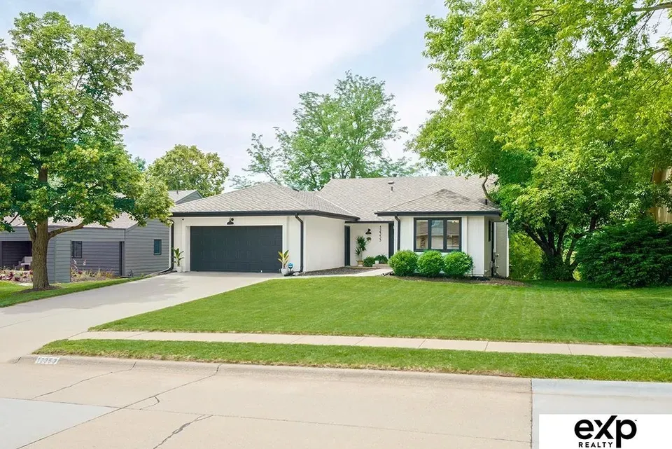 4 Bed 1 Bath Established Mid-Century Residence in Omaha, NE - 3