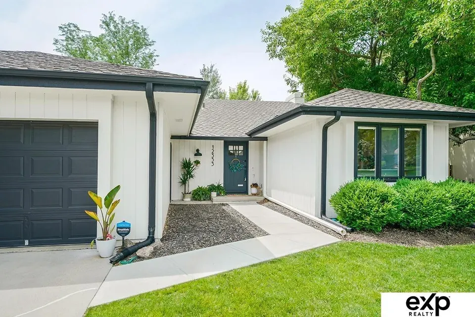 4 Bed 1 Bath Established Mid-Century Residence in Omaha, NE - 4