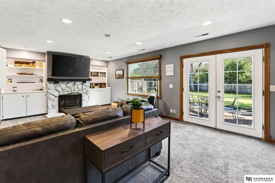 4 Bed 1 Bath Established Mid-Century Residence in Omaha, NE - 3
