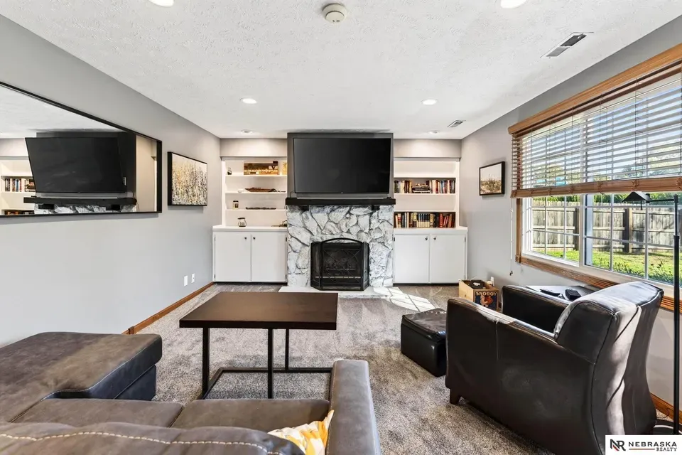 4 Bed 1 Bath Established Mid-Century Residence in Omaha, NE - 4