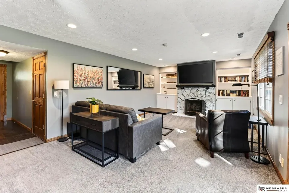 4 Bed 1 Bath Established Mid-Century Residence in Omaha, NE - 5