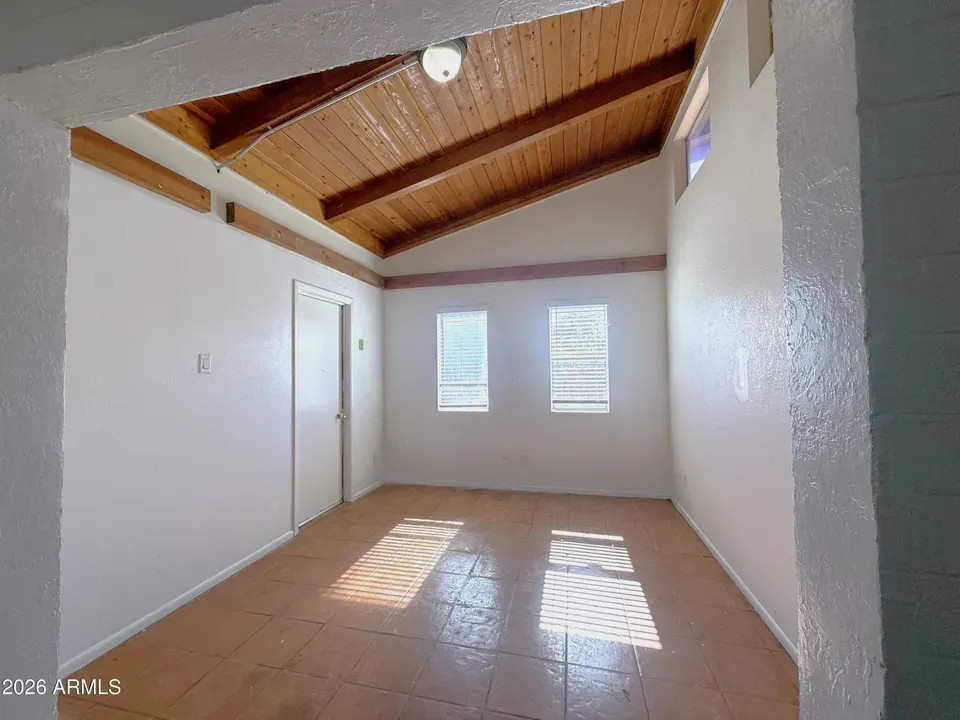 4 Bed 1 Bath Established Mid-Century Residence in Phoenix, AZ - 2