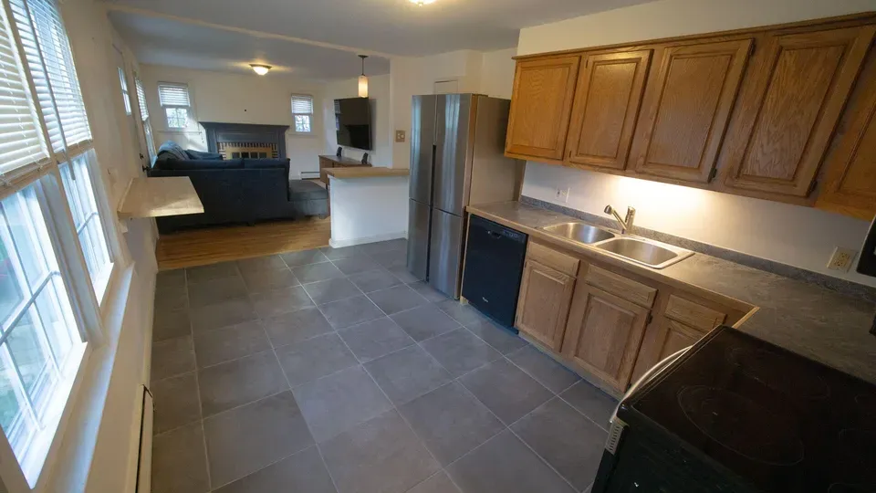 4 Bed 1 Bath Established Mid-Century Residence in Portland, ME - 4