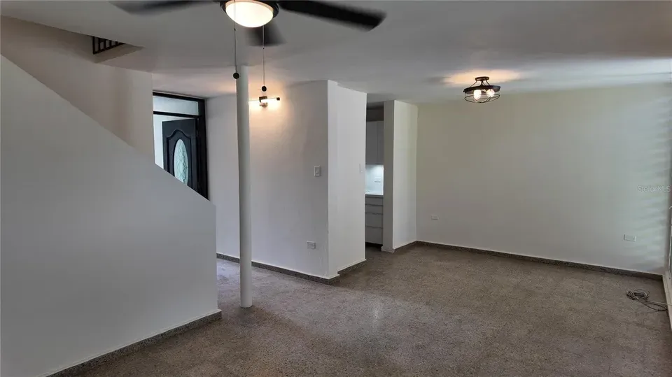 4 Bed 1 Bath Established Multi-Level Townhouse in San Juan, PR - 4
