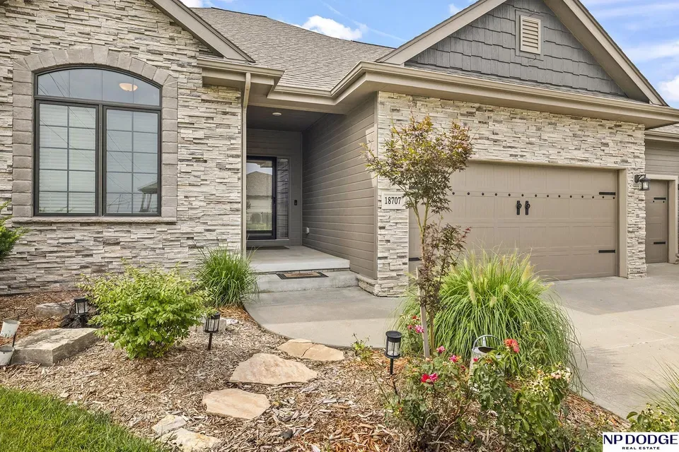 4 Bed 1 Bath Modern Contemporary Residence in Omaha, NE - 2